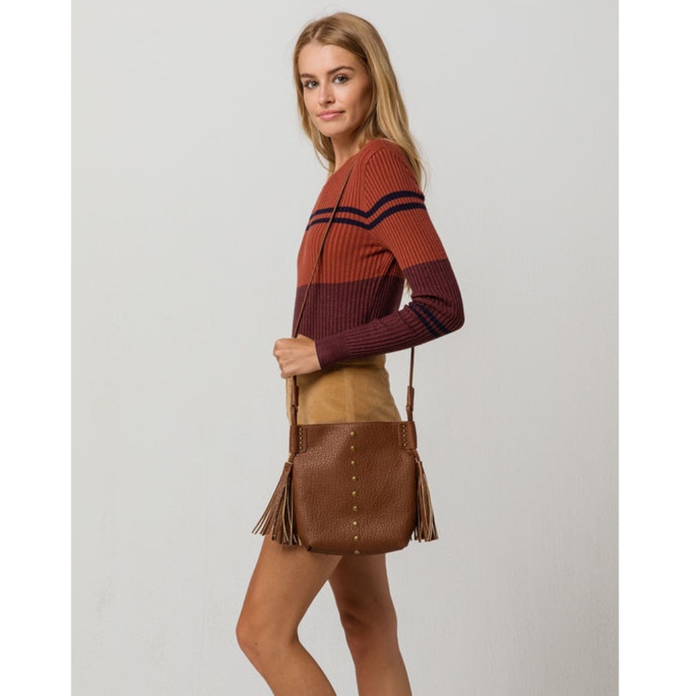 Simple Chic Brown Tassel Crossbody Bag - Picture 2 of 8